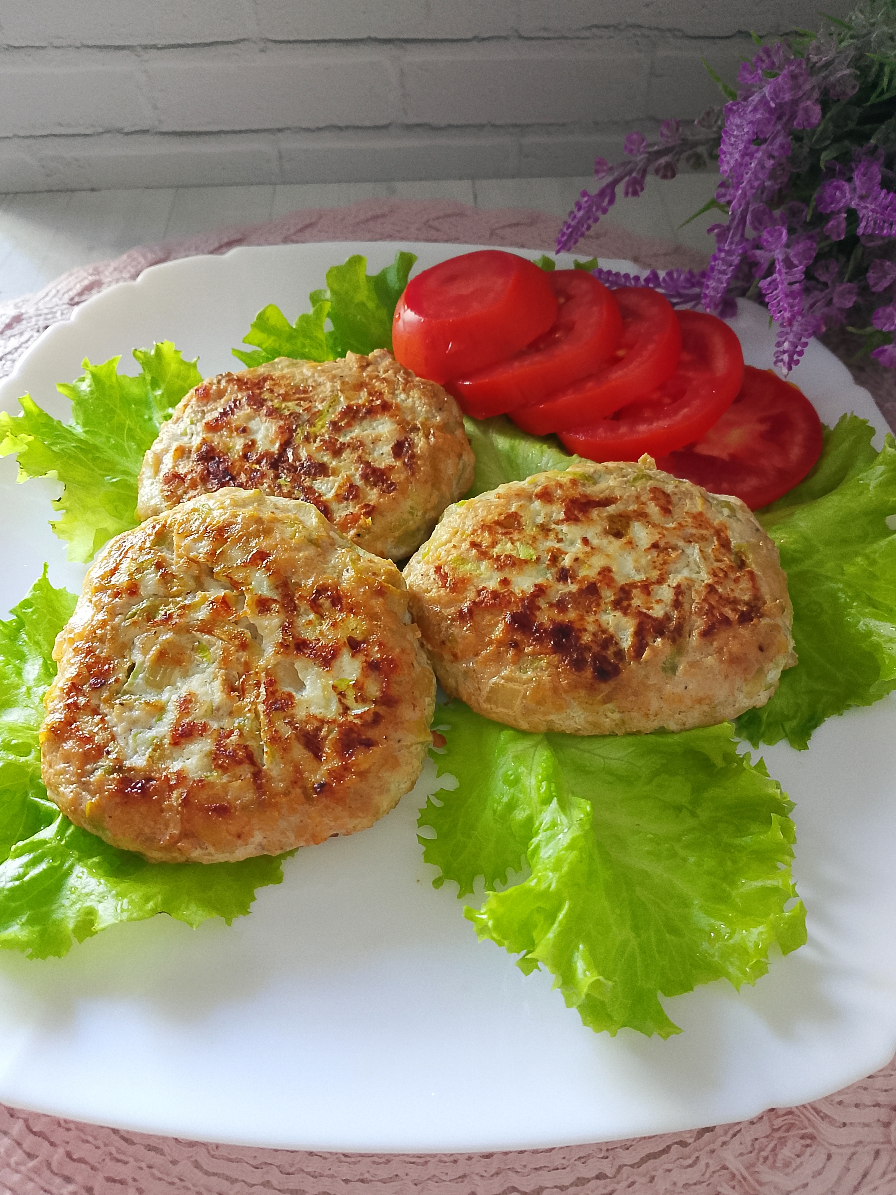 Котлеты из грудки и кабачка