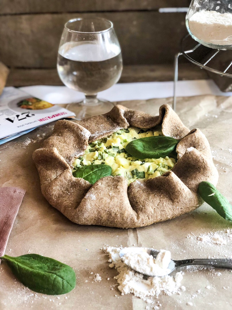 Галета с яйцом и луком