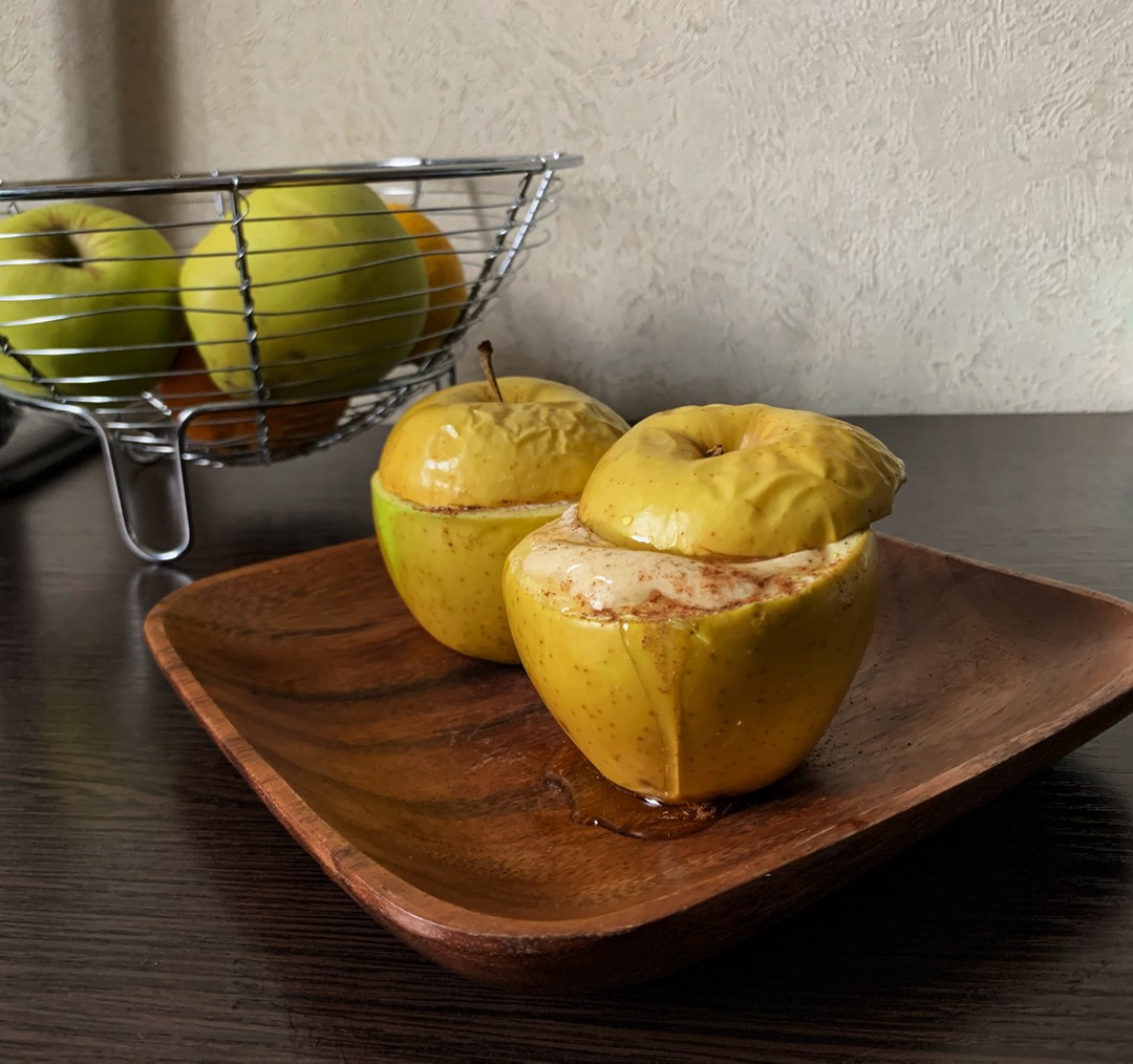 Запеченные пп яблочки с бананово-творожной начинкой и изюмом (БЕЗ сахара)