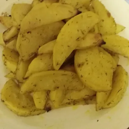 Колбаски 'для жарки' с картофелем 'по-деревенски' в духовке