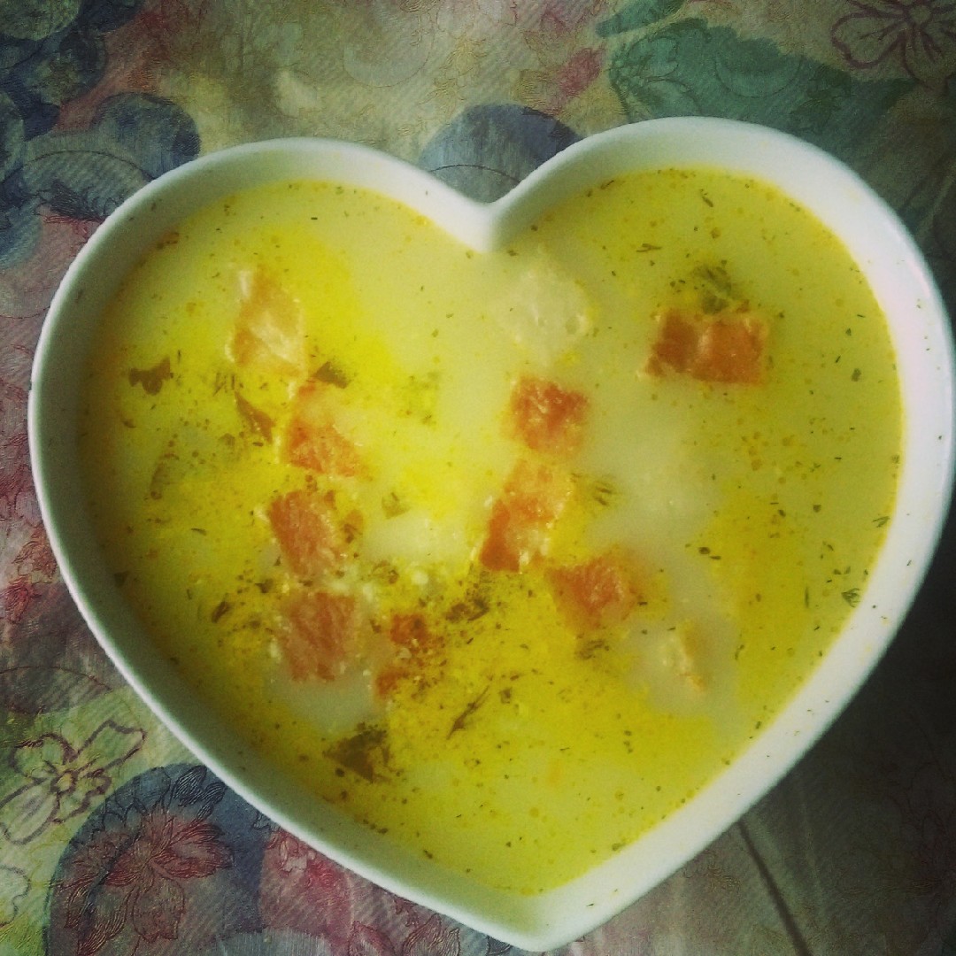 Картофельный суп с сыром и гренками