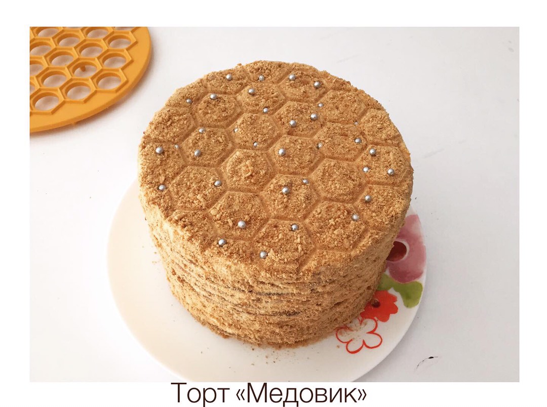 Торт «Медовик»