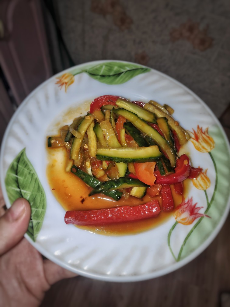Салат с перцем и огурцом по-корейски
