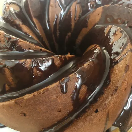 Шоколадный пирог с шоколадным соусом