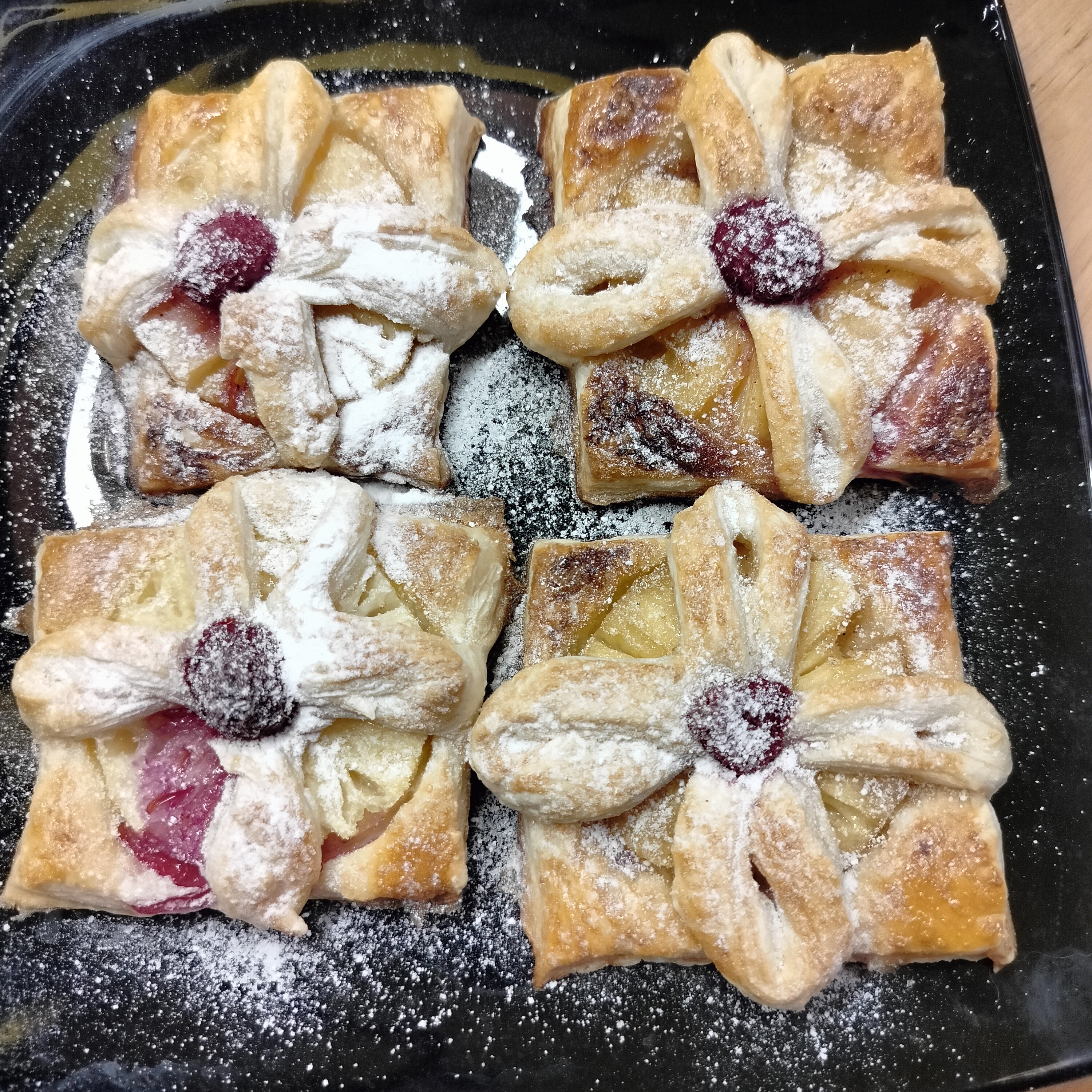 Слойка с ананасом