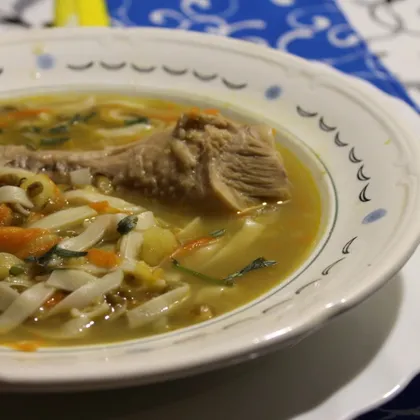 Маш Угра - узбекский суп с машем и лапшой