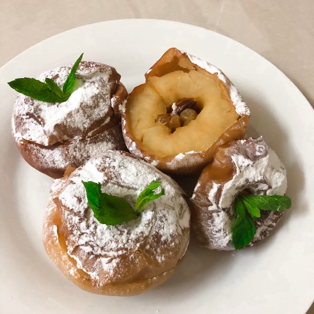 Запечённые яблоки с сухофруктами и орехами