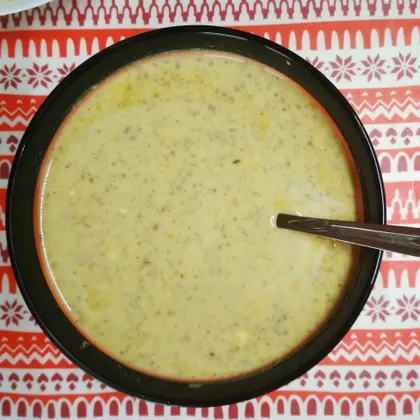 Чечевичный суп-пюре с шампиньонами и сыром