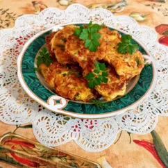 Кабачковые оладьи с сыром и сосисками