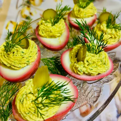 Новогодняя закуска из яиц