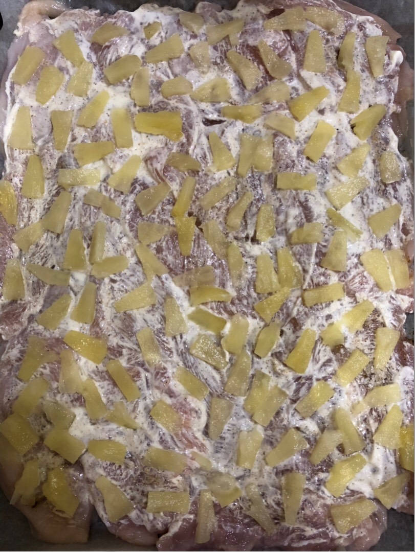 Куриные отбивные с ананасом и сыром