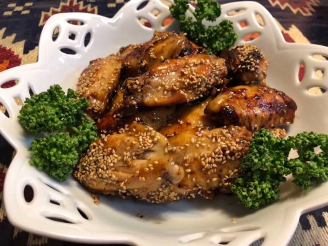 Жареные куриные крылышки с соусом терияки