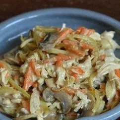 Салат с курицей и морковью