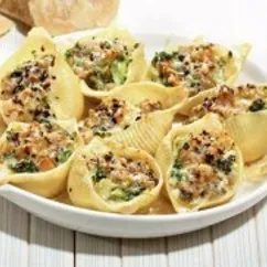 Фаршированные грибами и пшенной кашей ракушки