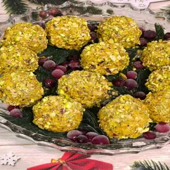 Закуска «Каштаны» из сыра и фисташек — изысканное украшение новогоднего стола