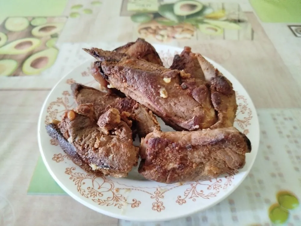 Свиные ребрышки на сковороде