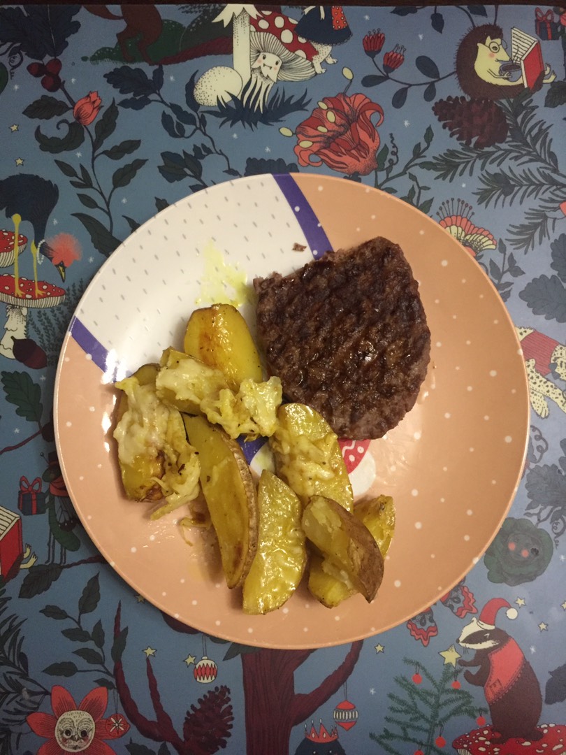 Картофель дольками с карри с сыром)