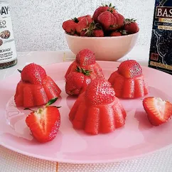 Клубничный десерт на агар-агаре 🍓