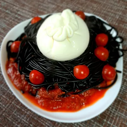 Чёрные спагетти с бурратой