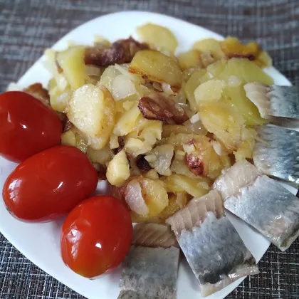 Жареная картошка с салом и луком 🤗