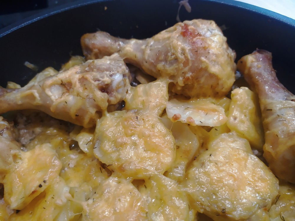 Куриные ножки с картошкой в духовке