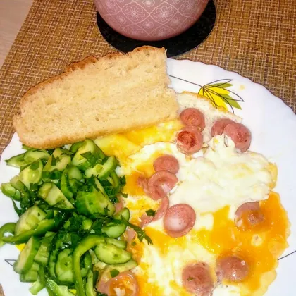 Завтрак 🍳Яичница с салатом
