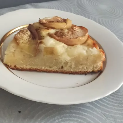 Пирог на йогурте с яблоками