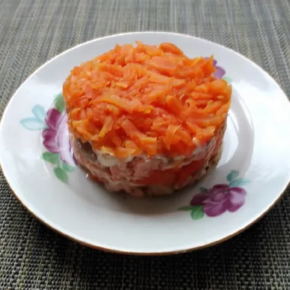 Салат из рыбы и моркови