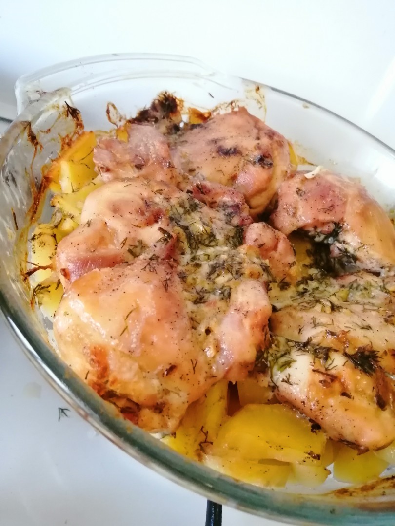 Курица с картошкой, запеченная в духовке с сыром и сметаной – пошаговый рецепт приготовления с фото