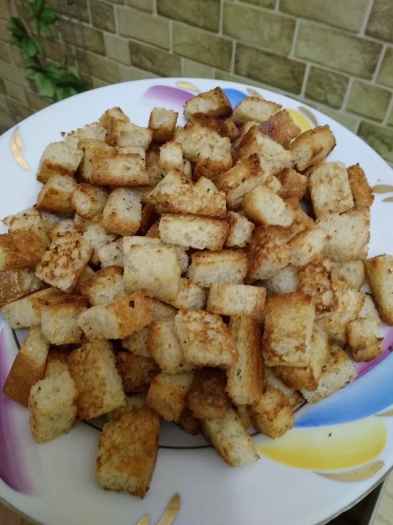 Сухарики чесночные