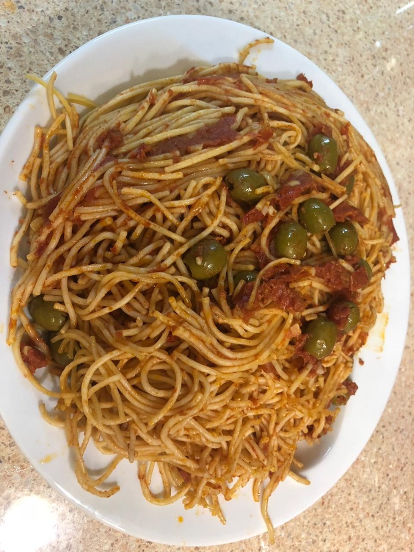 Спагетти с соусом из анчоусов