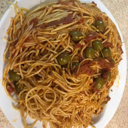 Спагетти с соусом из анчоусов
