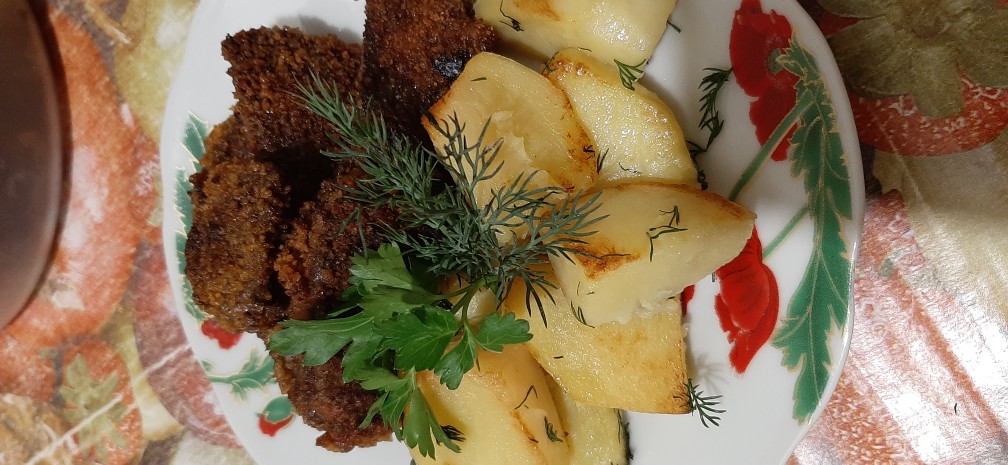 Картофель с печенью в панировке