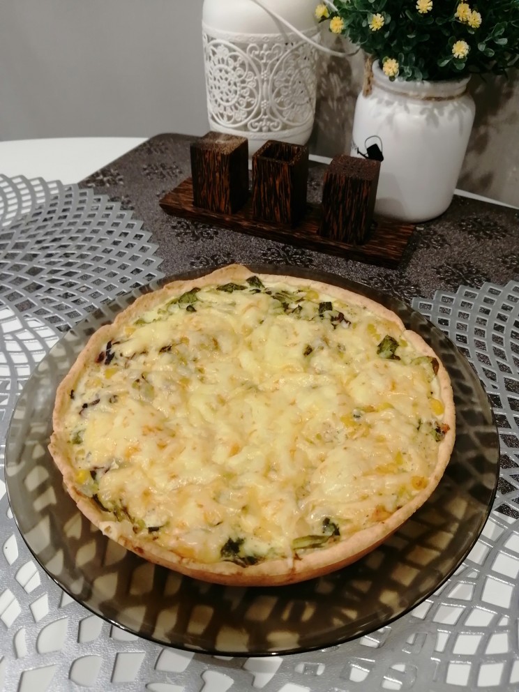 Киш с рыбой и шпинатом