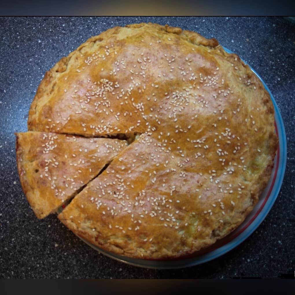 Слоеный пирог с курицей и грибами - пошаговый рецепт с фото
