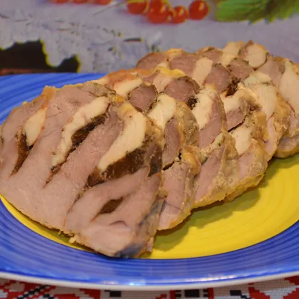 Свинина, запеченная с куриным филе. Мясное ассорти в духовке