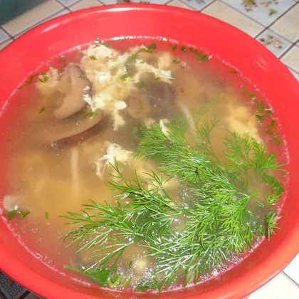 Японский суп с грибами и рисовой лапшой