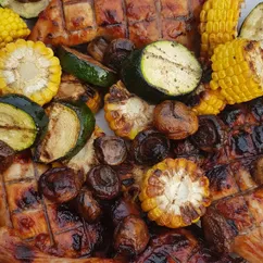 Курочка с овощами на мангале🍗🌽🥒🍄