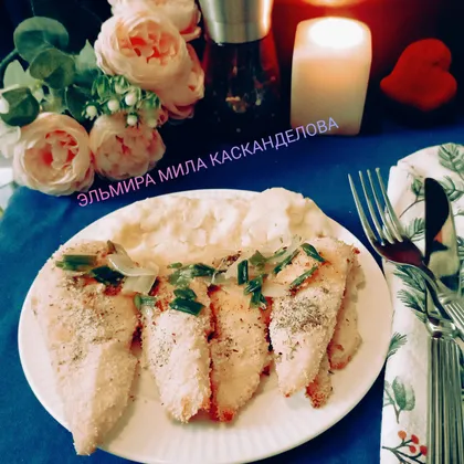 Сочная куриная грудка с грибным масляным соусом и картофельным пюре