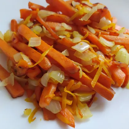 Жареный батат с луком и морковью (веган)