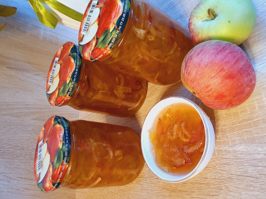 Варенье из яблок с ванильным сахаром за пять минут