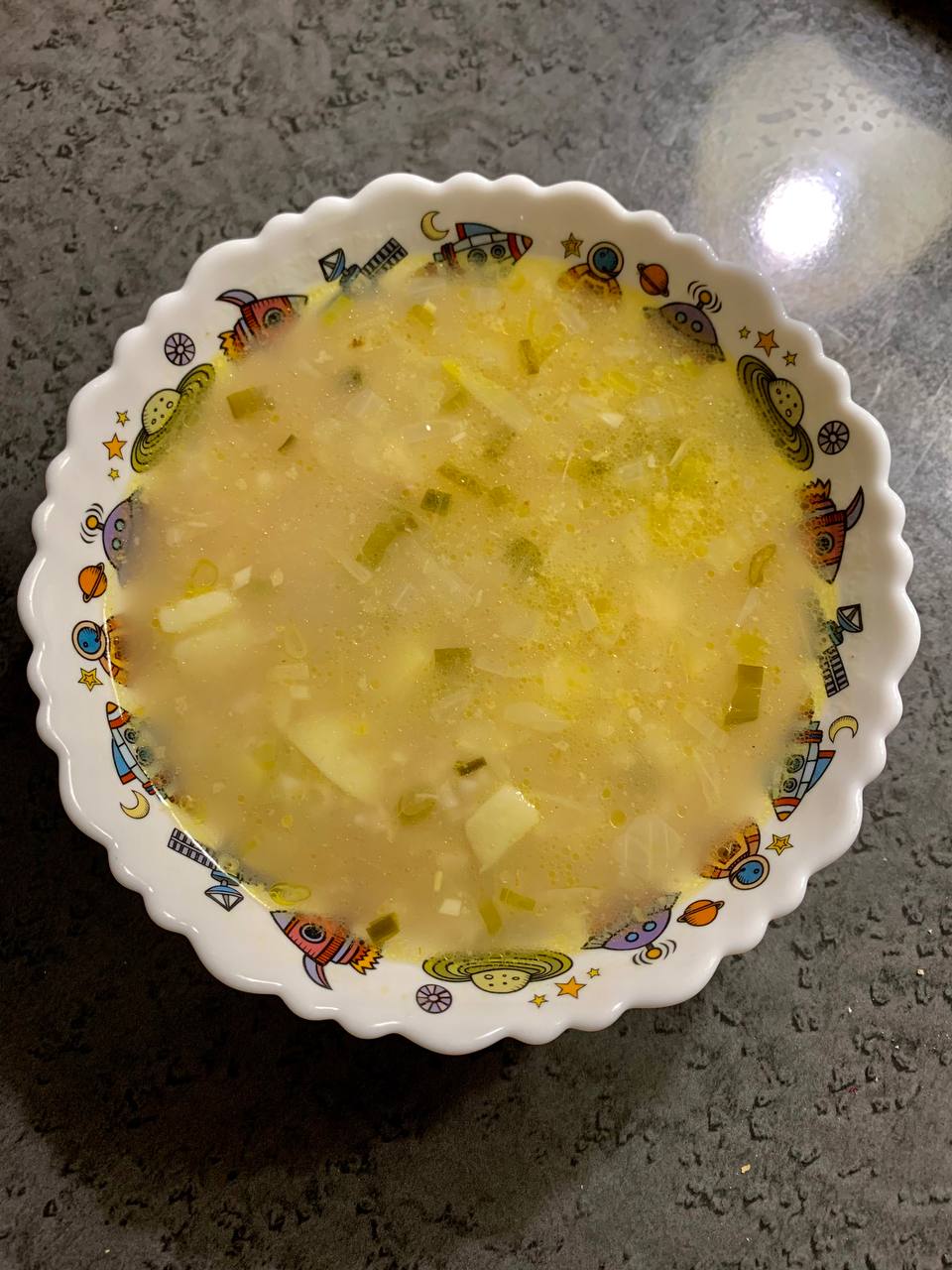 Картофельный суп с тунцом и картофелем в мультиварке