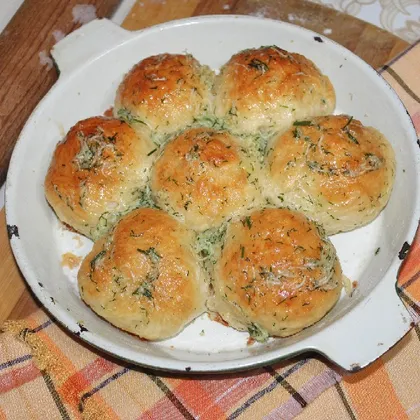 Ароматные булочки-пампушки с чесноком и зеленью 'Ромаха'