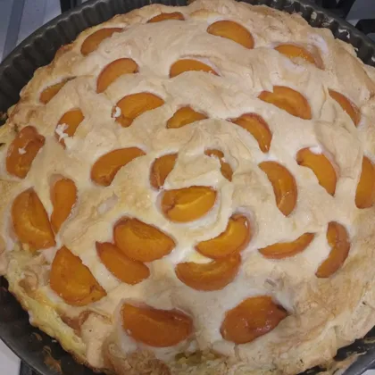 Песочный пирог с абрикосами и суфле