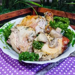 Курица, запечённая в соусе