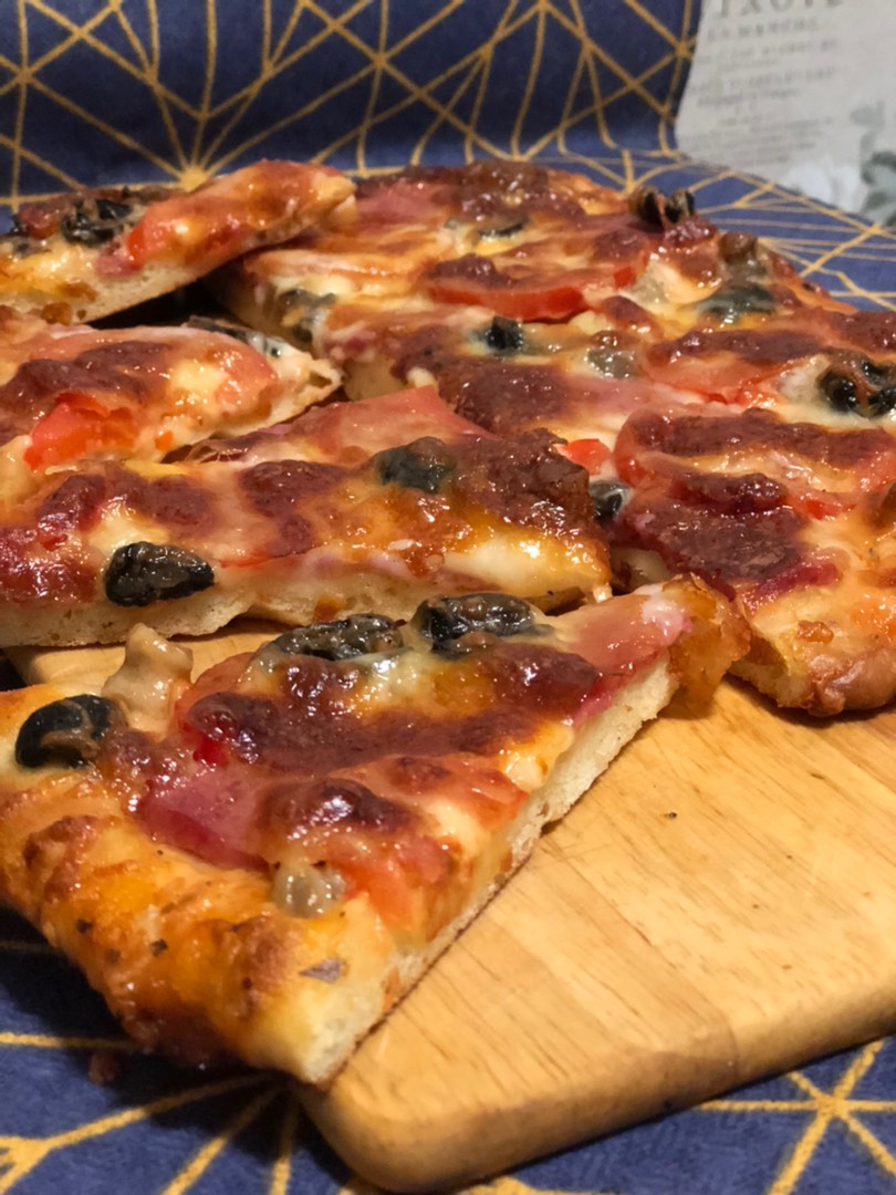 Пицца с вкуснейшим тестом на кефире