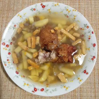 Чечевичный суп с копчеными крыльями