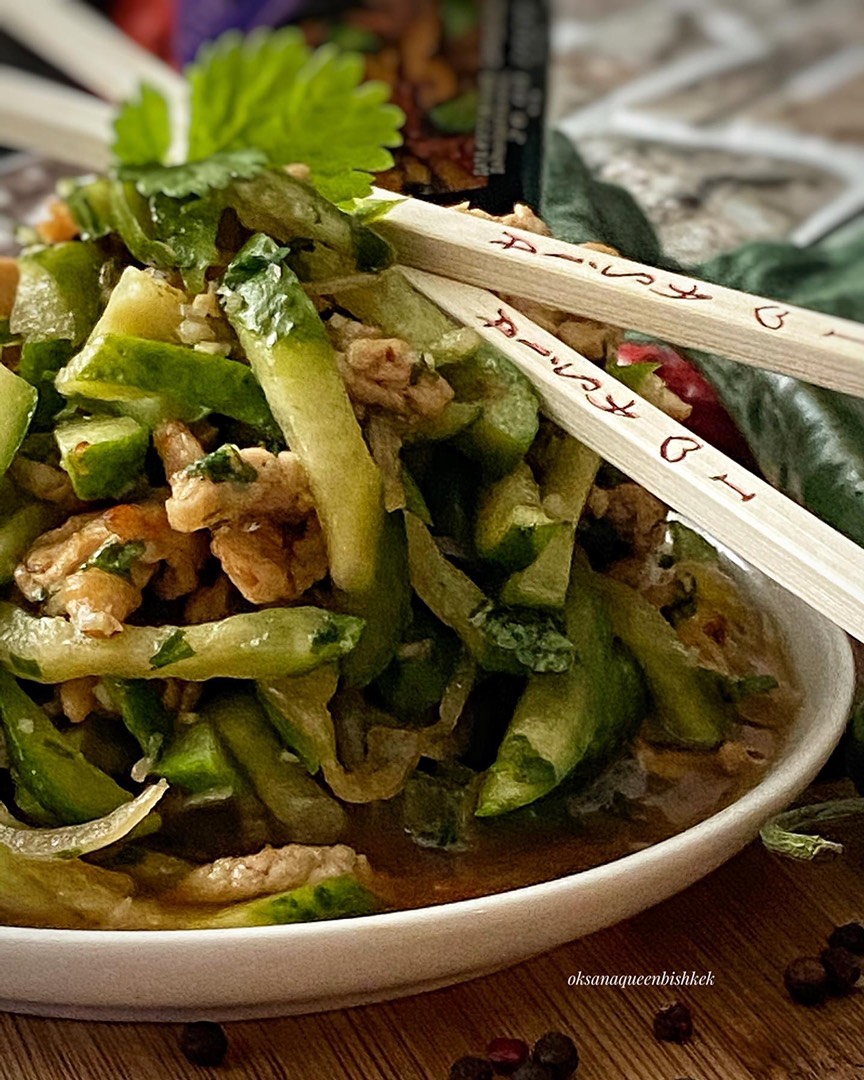 Китайский салат с говядины и огурцами - пошаговый рецепт с фото