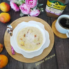 Каша пшеничная молочная с лысыми персиками