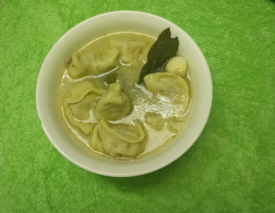 Пельмени с бульоном
